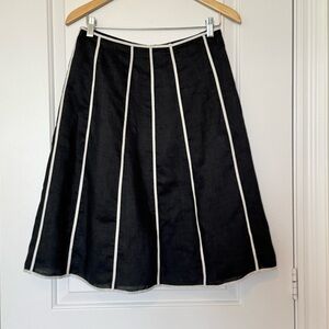 Anne Carson Black A-Line Linen Skirt with White Trim, Small